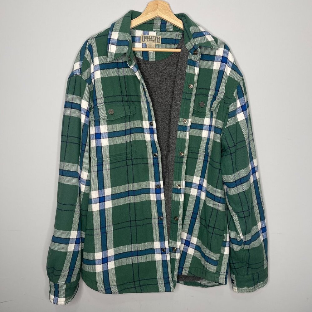 Men’s Duluth Trading Co Lined green Flannel‎ button up shirt size Large